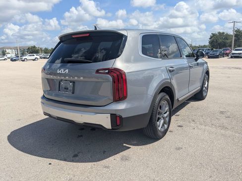 Used 2024 Kia Telluride LX FWD image 5