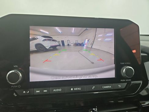 Used 2022 Nissan Pathfinder SV AWD/4WD image 20