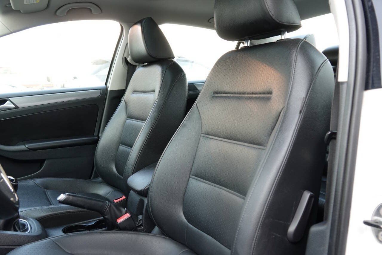 Used 2014 Volkswagen Jetta TDI FWD image 60