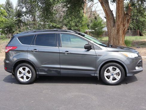 Used 2016 Ford Escape SE w/ SE Leather Comfort Package AWD/4WD image 3