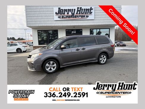 Used 2020 Toyota Sienna L image 1