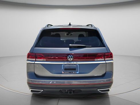 Certified 2024 Volkswagen Atlas SE FWD image 5