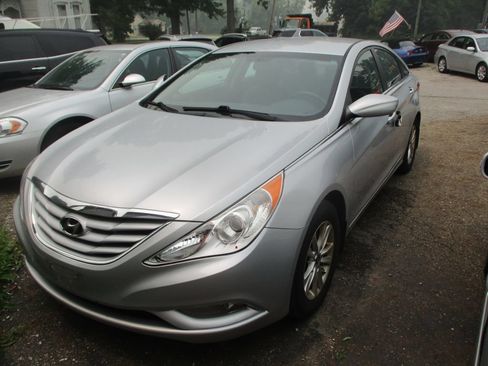 Used 2013 Hyundai Sonata GLS w/ Popular Equipment Pkg FWD image 3