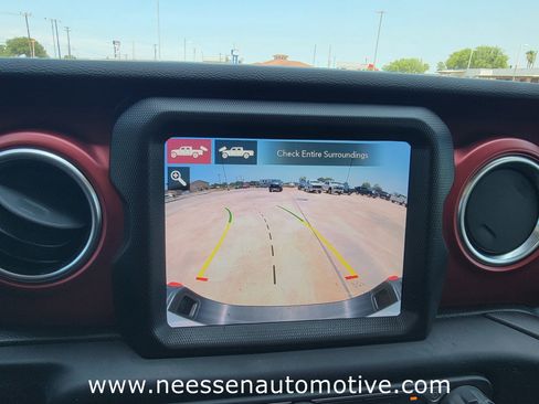 Used 2023 Jeep Gladiator Rubicon w/ LED Lighting Group image 23