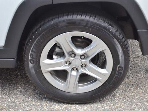 Used 2024 Jeep Compass Latitude AWD/4WD image 12