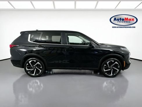 Used 2023 Mitsubishi Outlander SE image 9