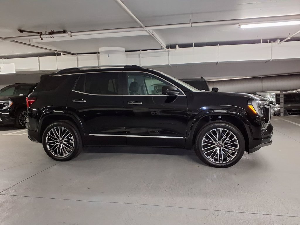New 2026 GMC Terrain Denali w/ LPO, Black Badging Package AWD/4WD image 4
