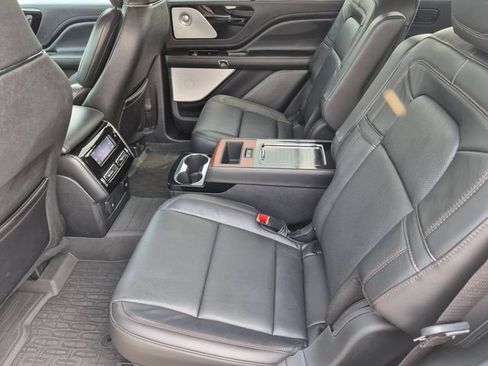Used 2024 Lincoln Aviator Reserve w/ Equipment Group 201A AWD/4WD image 27