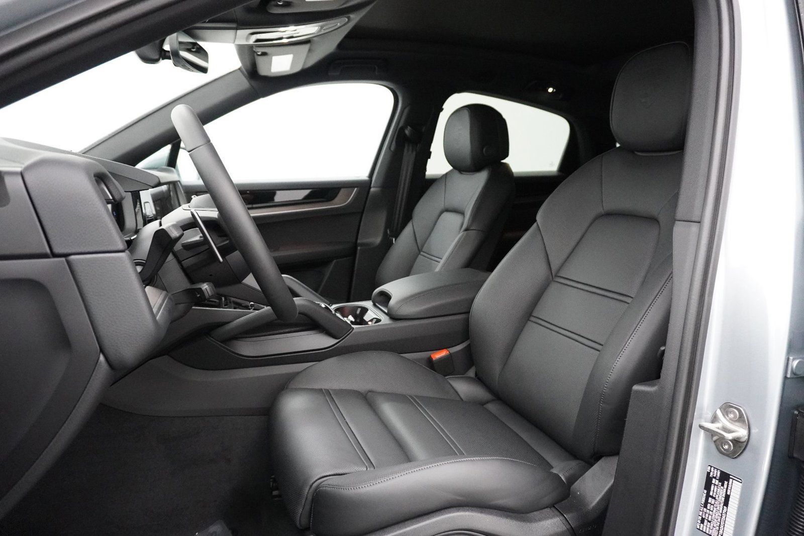 Used 2026 Porsche Cayenne Coupe AWD/4WD image 5