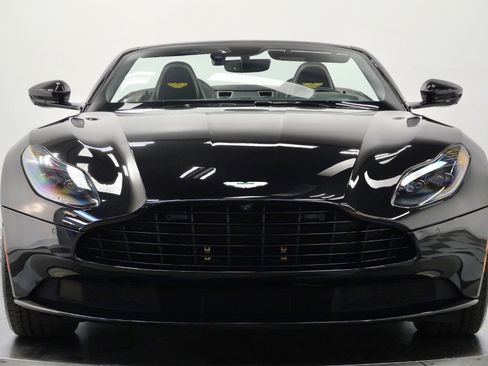 Used 2020 Aston Martin DB11 Volante image 4