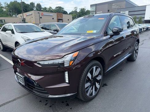 Used 2025 Volvo EX90 Ultra AWD/4WD image 1