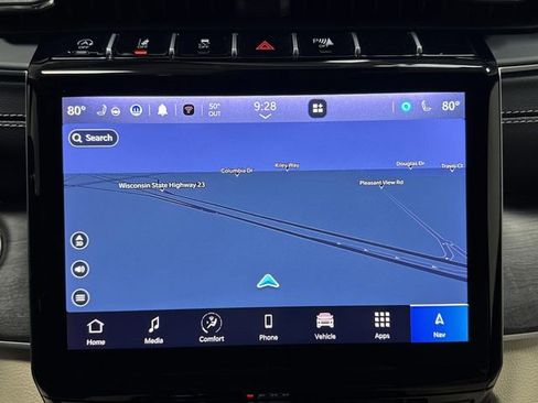 Used 2024 Jeep Grand Cherokee Limited w/ Luxury Tech Group II image 10