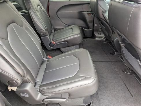 New 2027 Chrysler Pacifica Select FWD image 30