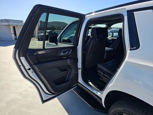 Used 2023 Chevrolet Tahoe RST w/ Luxury Package RWD image 17