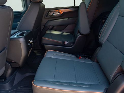 New 2026 GMC Yukon AT4 w/ AT4 Premium Package AWD/4WD image 17