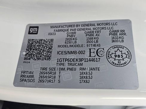 Used 2023 GMC Canyon AT4 w/ AT4 Premium Package image 30