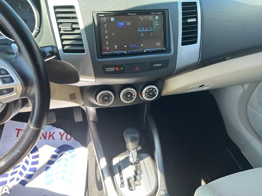 Used 2009 Mitsubishi Outlander XLS FWD image 21