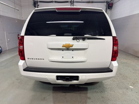 Used 2014 Chevrolet Suburban LT w/ Luxury Package image 5