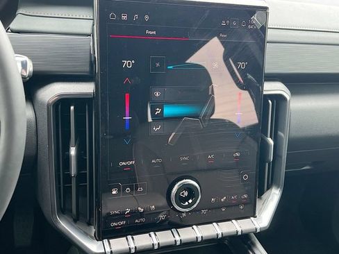 New 2026 GMC Acadia AT4 w/ Luxury Package AWD/4WD image 11