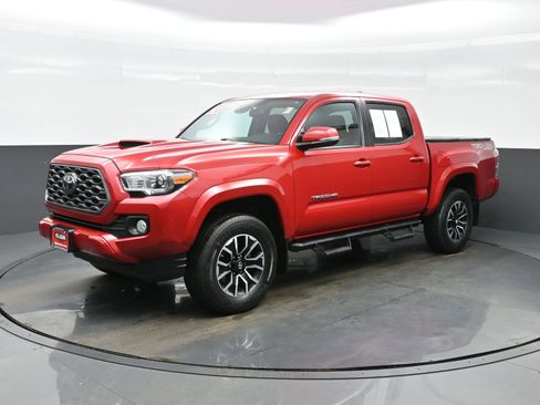 Used 2020 Toyota Tacoma TRD Sport AWD/4WD image 2