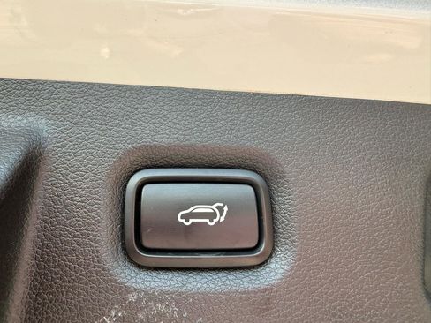 Used 2019 Hyundai Santa Fe Limited FWD image 22