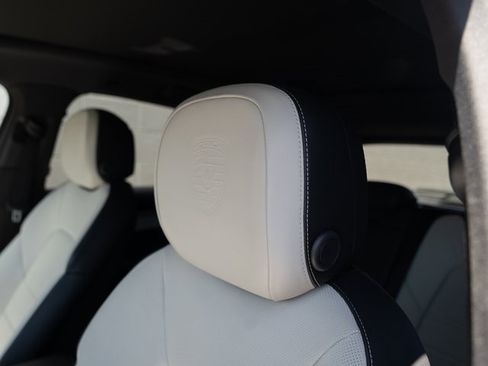 Certified 2024 Porsche Cayenne image 18