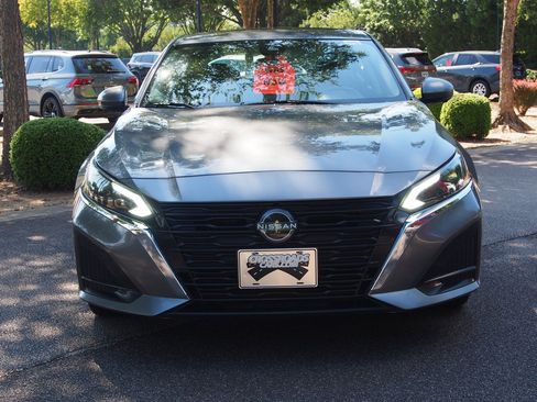 Used 2024 Nissan Altima 2.5 SL AWD/4WD image 2
