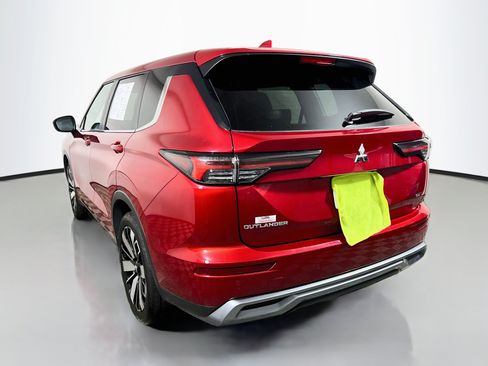 Used 2025 Mitsubishi Outlander SE FWD image 8
