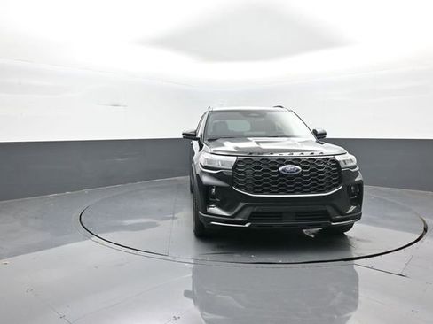 New 2026 Ford Explorer ST-Line w/ ST-Line Street Pack image 2