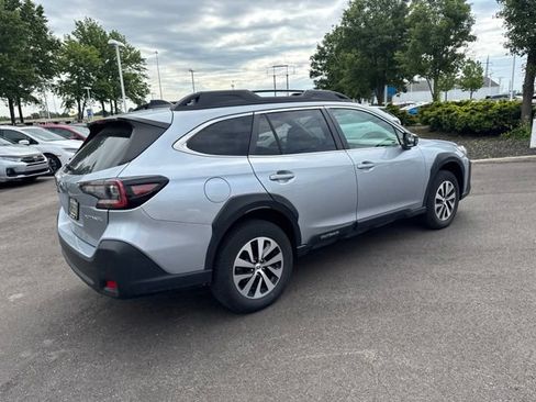Used 2024 Subaru Outback Premium AWD/4WD image 10