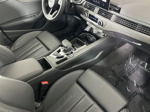 Used 2023 Audi A4 2.0T Premium w/ Convenience Package image 14