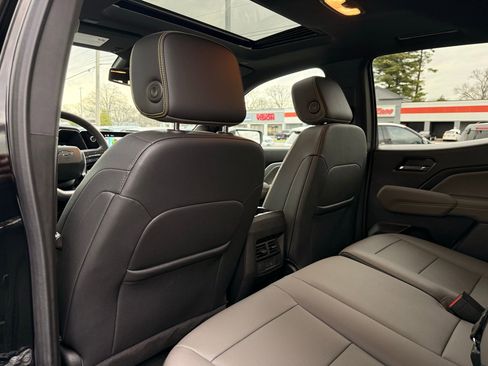 Used 2024 Chevrolet Colorado ZR2 w/ ZR2 Convenience Package III image 40