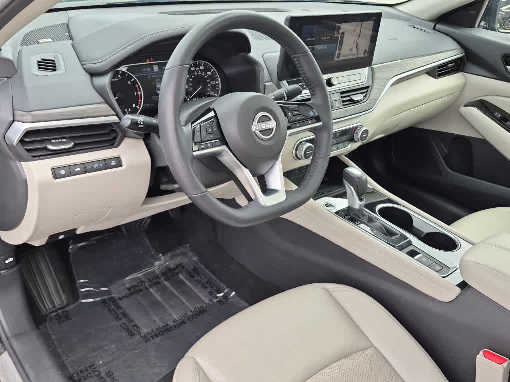 Used 2024 Nissan Altima 2.5 SL AWD/4WD image 11