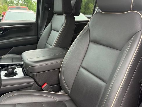 Used 2025 Chevrolet Suburban Premier AWD/4WD image 13
