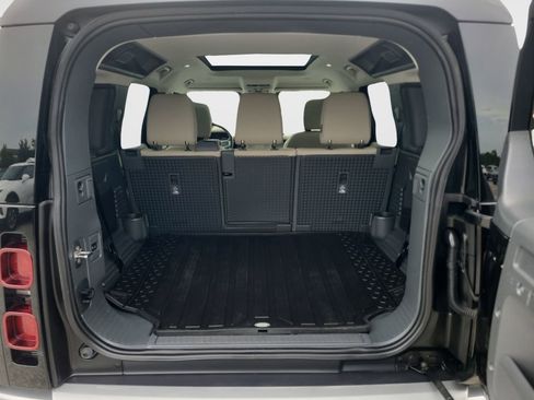 Used 2024 Land Rover Defender 110 S AWD/4WD image 9