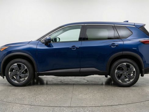 Used 2025 Nissan Rogue SV FWD image 5