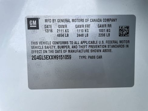 Used 2017 Buick Regal Sport Touring FWD image 29