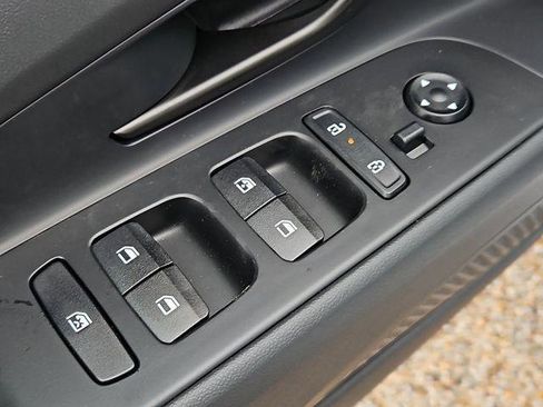 New 2025 Hyundai Elantra SEL image 19