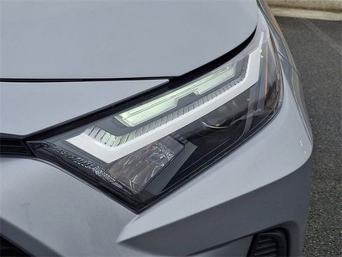 Used 2025 Toyota RAV4 LE image 9