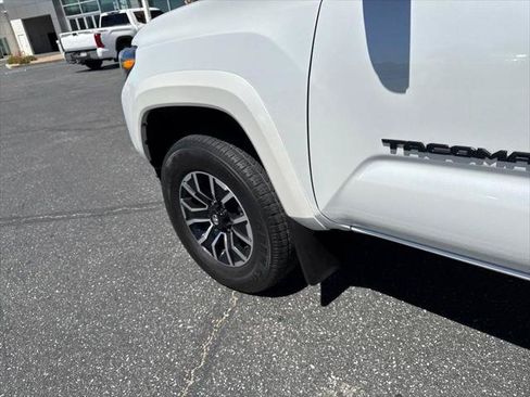 Certified 2022 Toyota Tacoma TRD Sport w/ Black Out Package (TMS) AWD/4WD image 10