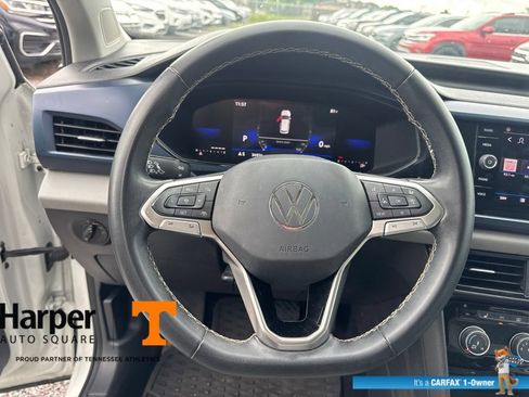 Used 2023 Volkswagen Taos SE w/ Panoramic Sunroof Package FWD image 17