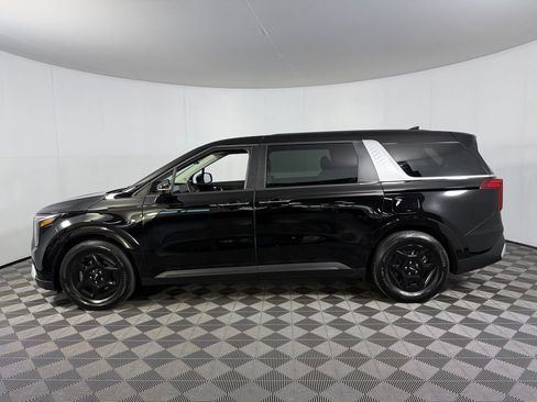 Used 2026 Kia Carnival FWD image 10
