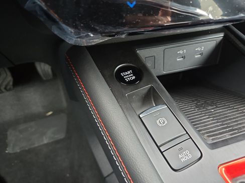 New 2026 Nissan Kicks SR w/ SR Premium Package FWD image 21