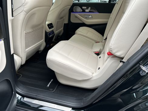 Certified 2025 Mercedes-Benz GLS 580 4MATIC image 40