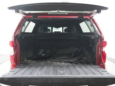 Used 2019 Chevrolet Silverado 1500 High Country w/ Z71 Off-Road Package AWD/4WD image 17