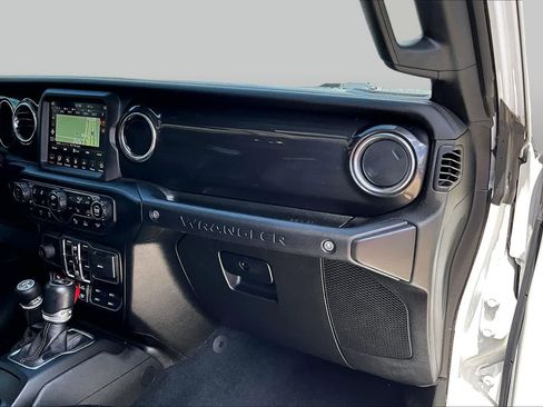 Used 2022 Jeep Wrangler Unlimited Rubicon AWD/4WD image 18