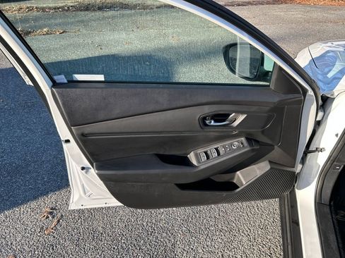 Used 2023 Honda Accord EX image 12