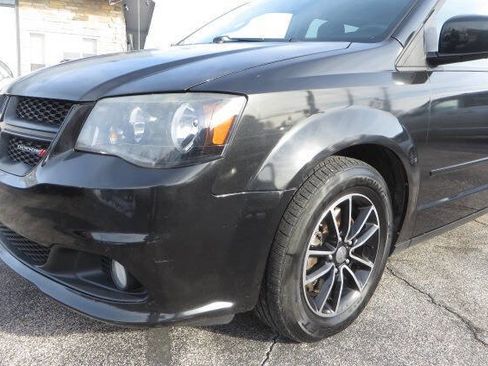 Used 2015 Dodge Grand Caravan SXT w/ Blacktop Package image 31