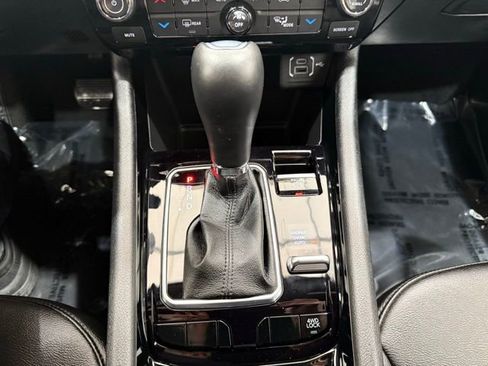 Used 2024 Jeep Compass Limited image 34