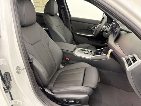 New 2026 BMW 330i xDrive Sedan w/ Premium Package AWD/4WD image 31